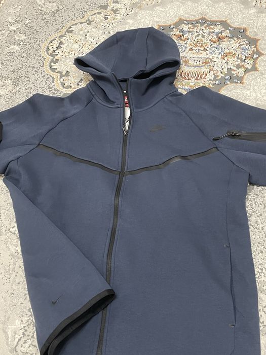 Продам Nike tech fleece