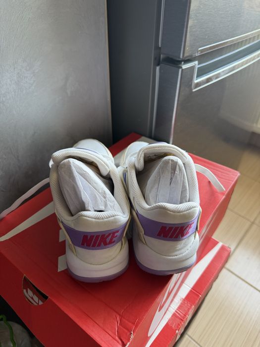 Adidasi Nike pentru femei
