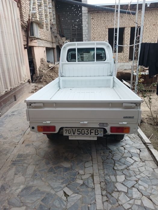 Labo 2024 yangi salondan uygacha yurgan