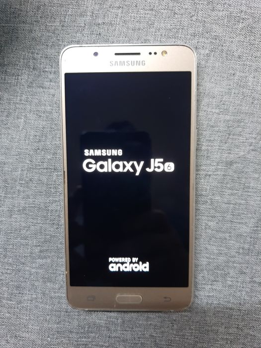Telefon Samsung Galaxy J5, Samsung Galaxy J3