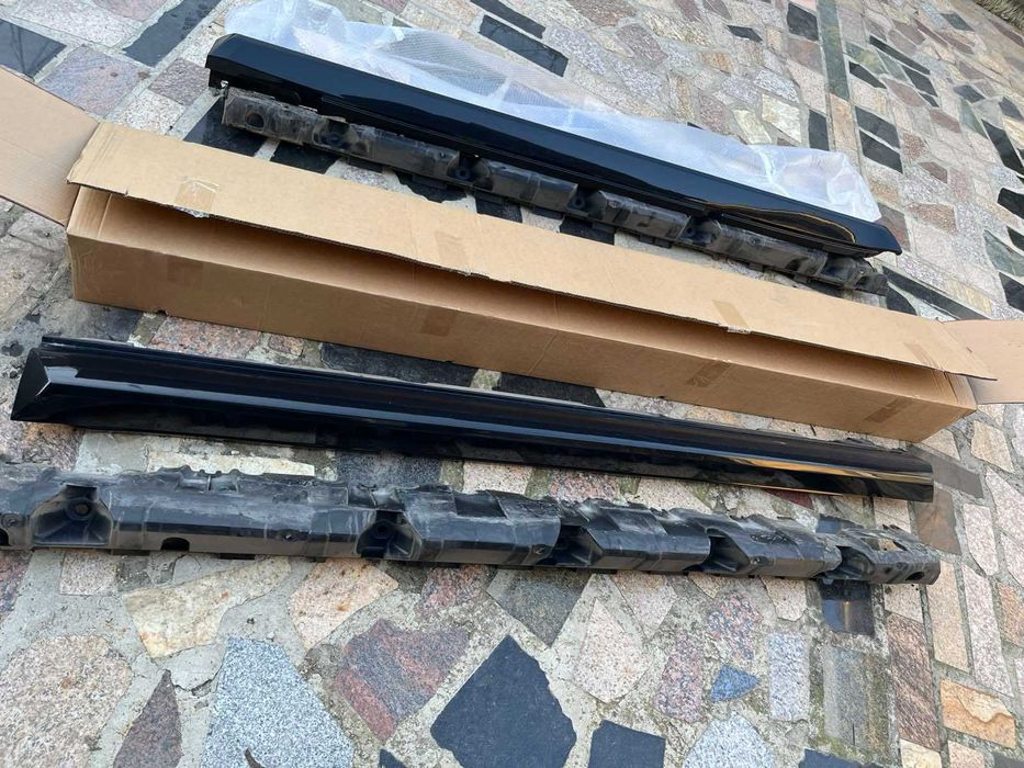 Оригинални степенки за Mercedes GLK