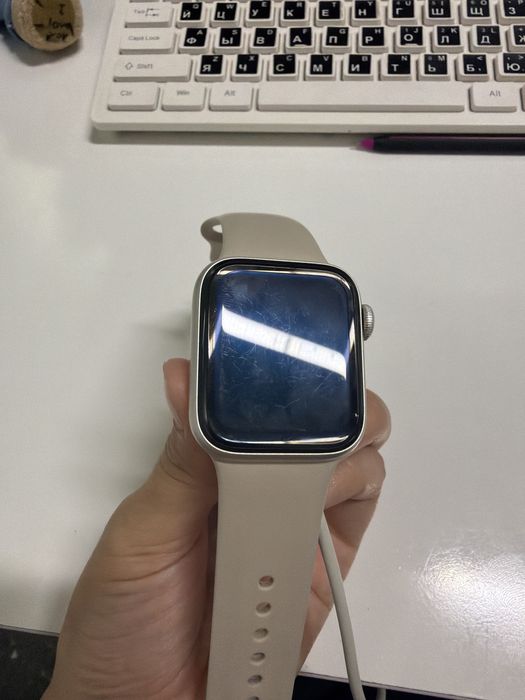 Продам Apple Watch SE 40 mm