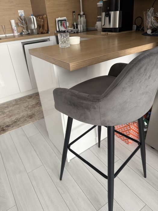 2 Бар стол с метални черни крака