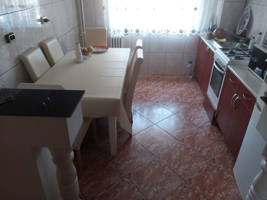 Ap.3 cam.Aradului,et.2  (1330€ m2)