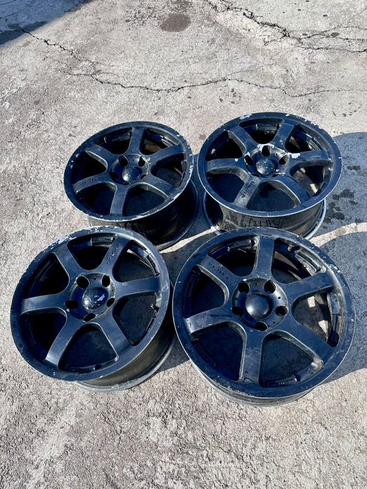 Продам диски на Toyota R16