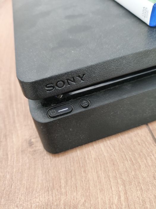 Продам Sony PlayStation 4