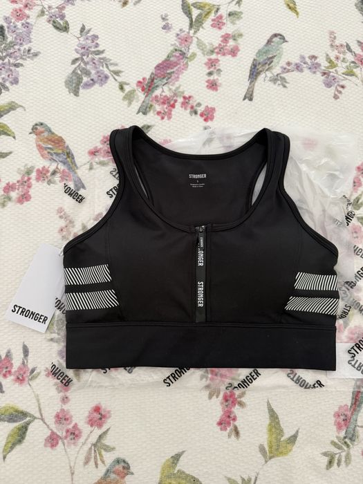 Нов спортен топ на Sronger размер С