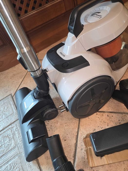 Прахосмукачка Phillips serie3
