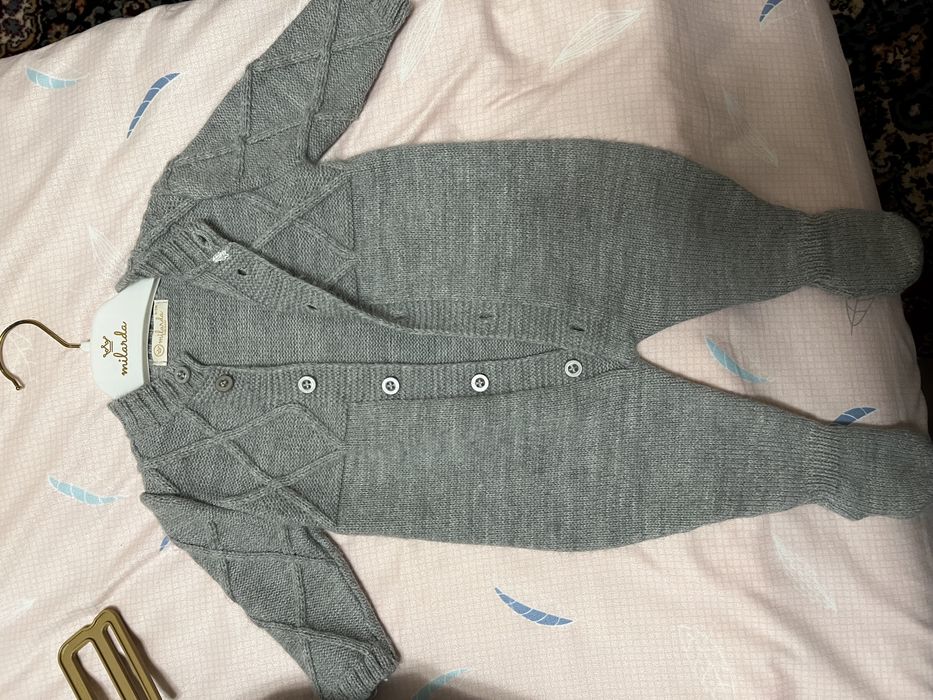 Продам детский вязанный костюм