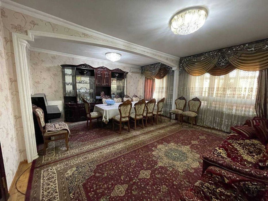 Юнусабад 8й квартал 4 комнатная 90 кв.м
