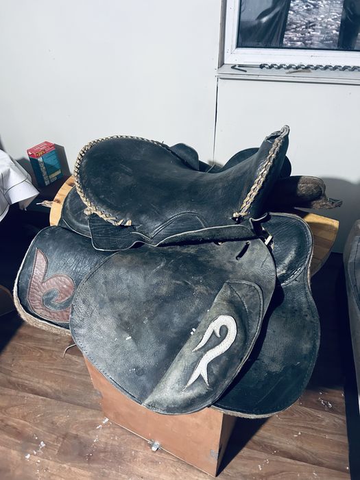 Продам хороший седло !