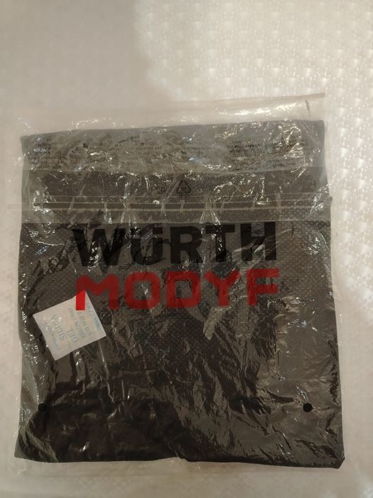 Футболка новая..