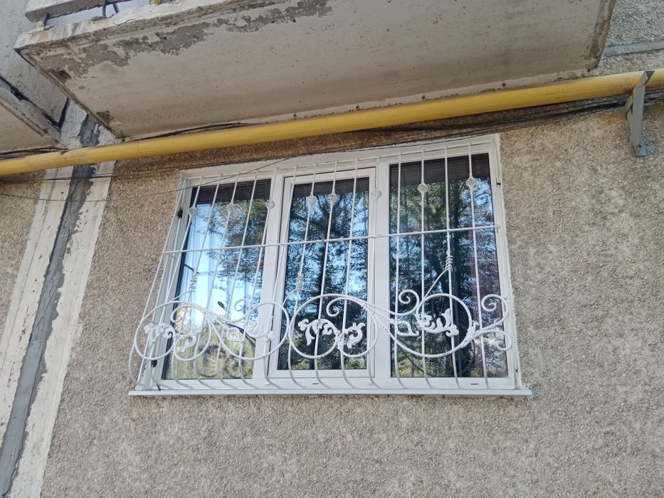 Решётки на окна металлические