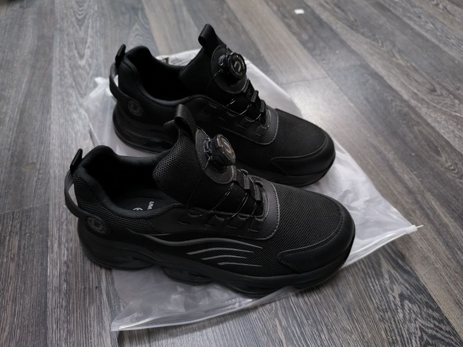 Кроссовки рабочие