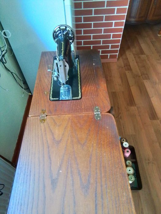 Masina de cusut SINGER