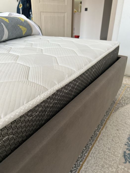 Спальный кровать