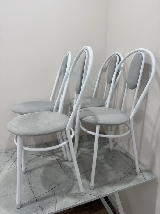 Продам стол стулья в очень хорошем качестве