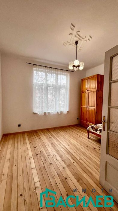 Дава се под наем Тристаен апартамент в София, Център - 88 кв.м за 698.19 € - Снимка #2