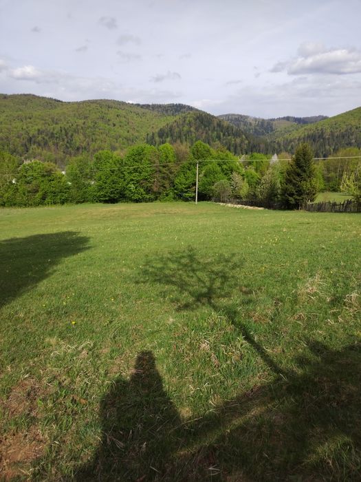 Vînd teren extravilan. Ideal pentru case de vacantă.