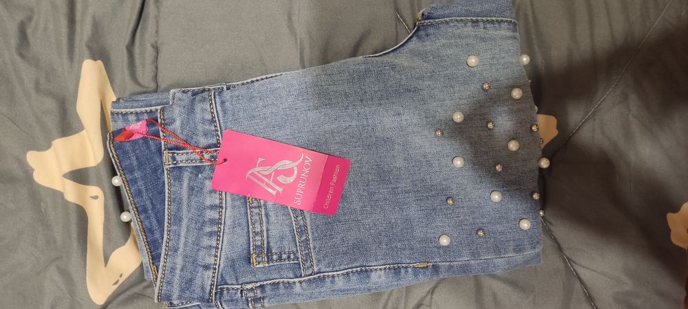 Продам джинсы для девочки