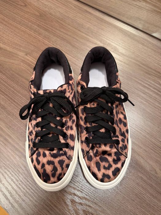 Продам кеды Zara