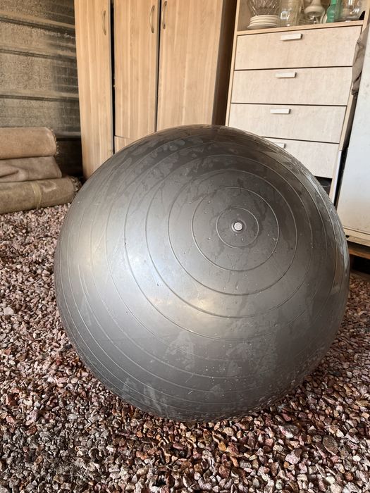 Продам фитбол в хорошем состоянии ,