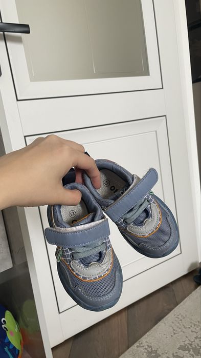 Кроссовки детские