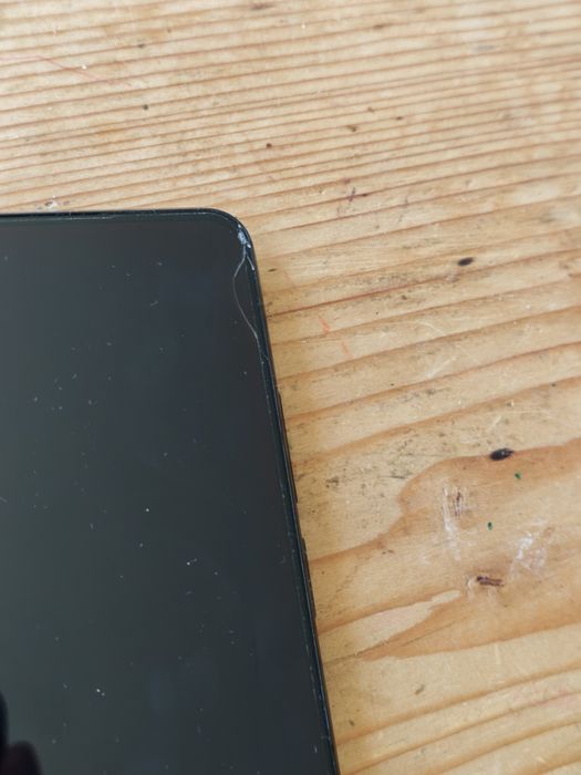 Xiaomi 11 Lite 5G NE -- Telefon perfect funcțional (ecran fisurat)