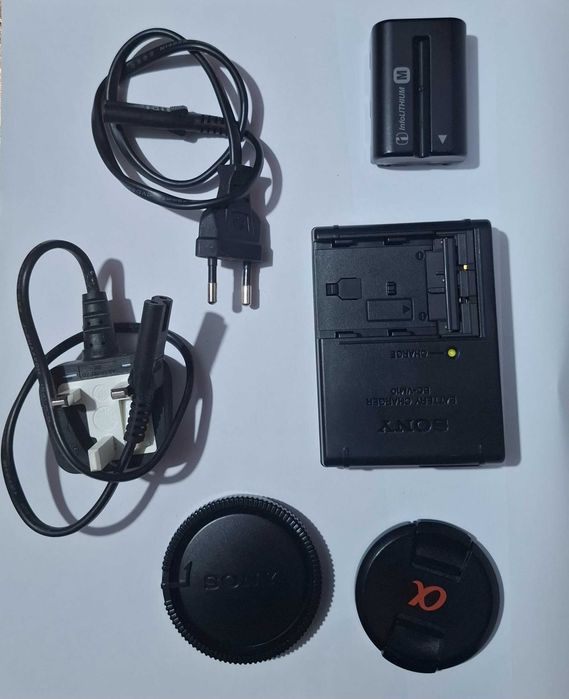 Aparat foto  DSLR Sony A68 + obiectiv 18-55 mm