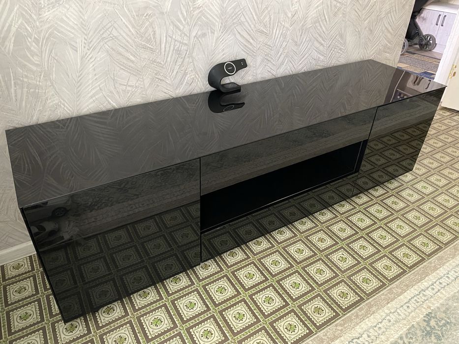 Тумба под ТВ стеклянный