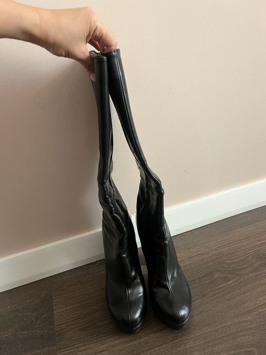 Сапоги осенние на каблуках