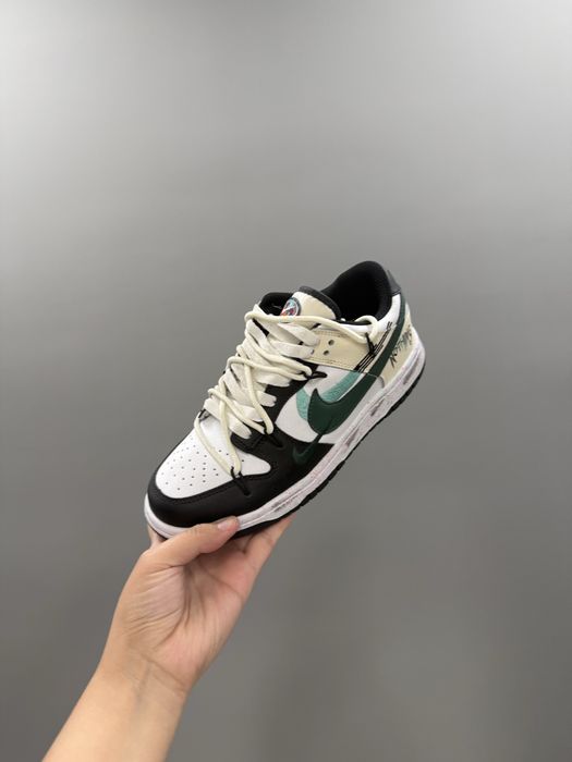 кроссовки Nike Dunk Low x Off-White.
