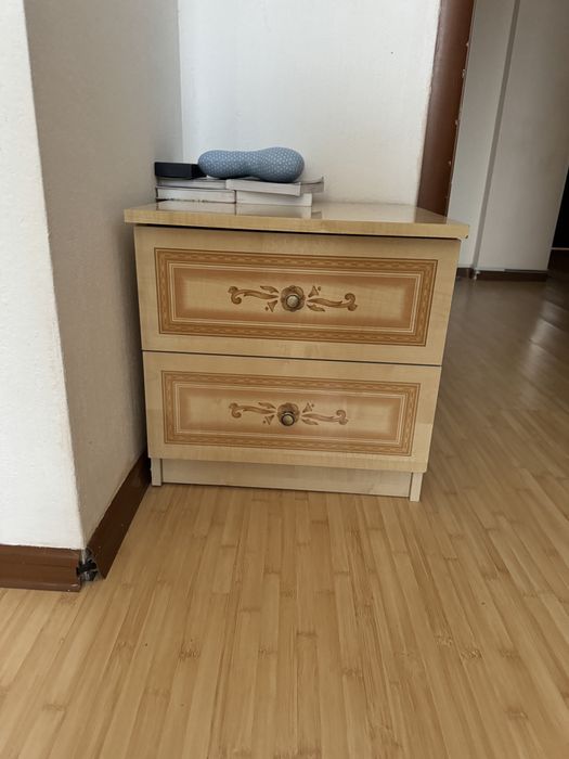 Спальный кровать, тумбочка