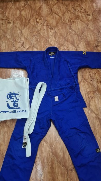 Продаю кимоно  .