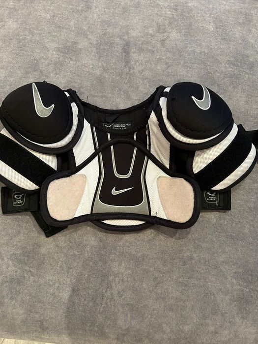 Продам хоккейную форму