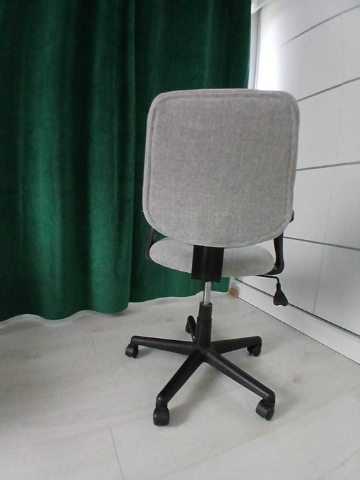 Scaun de birou gri – confortabil, stare 10/10