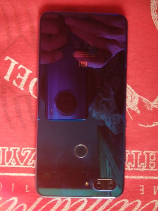 Продаеться Xiaomi Mi 8 Lite