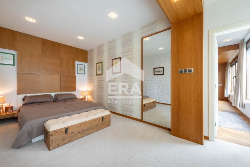 Продава се Двустаен апартамент в Варна, Център - 60 кв.м за 4834 €/кв.м - Снимка #10