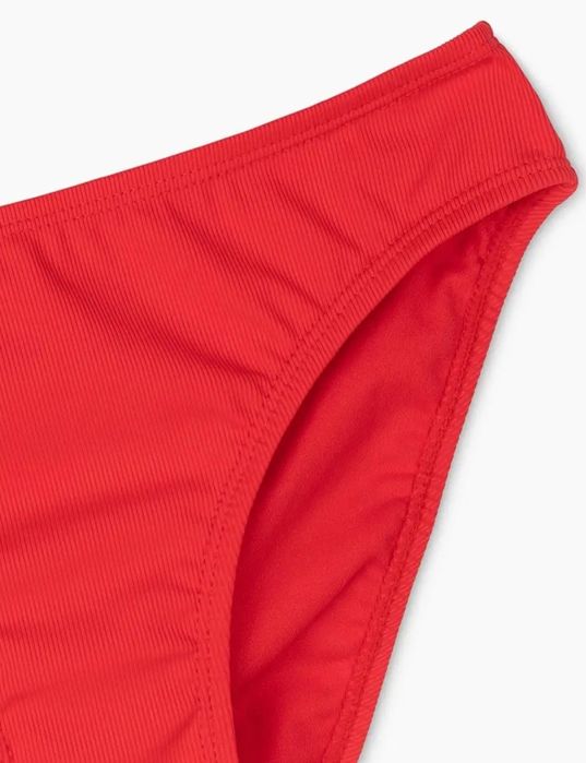 Купальники одинаковые