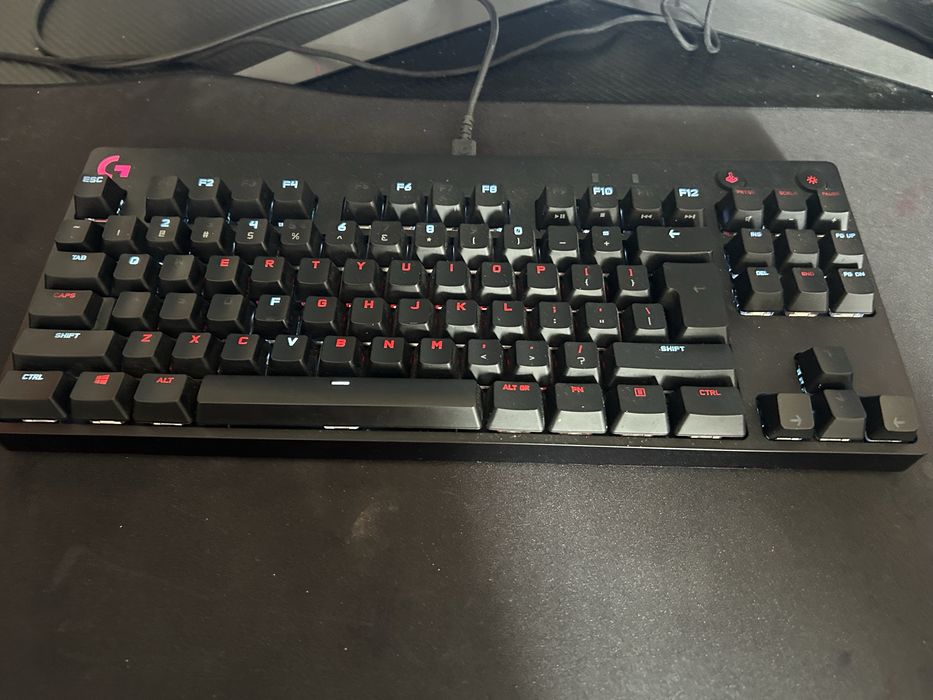 Logitech g pro gaming keyboard