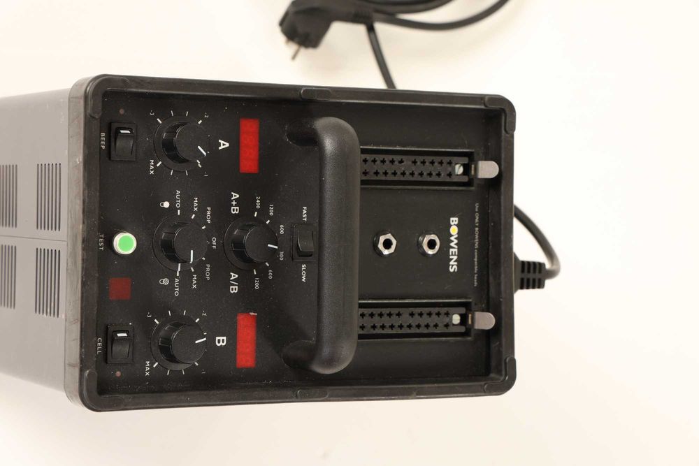 Комплект Bowens - генератор, глава и кръгова светкавица