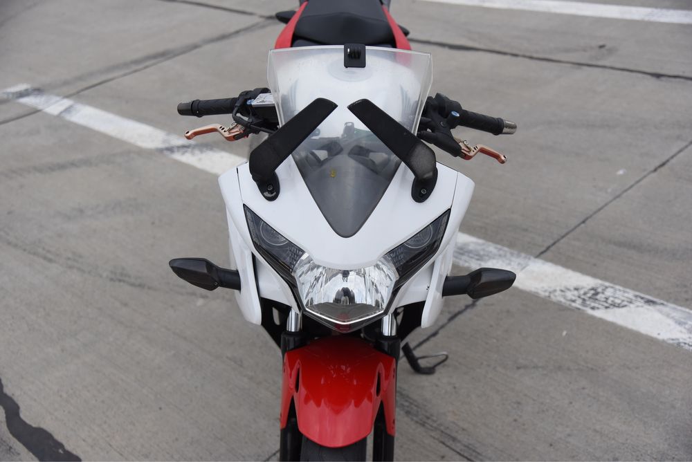 Honda cbr 125 2015