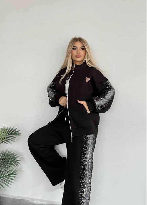 Спортен екип на guess