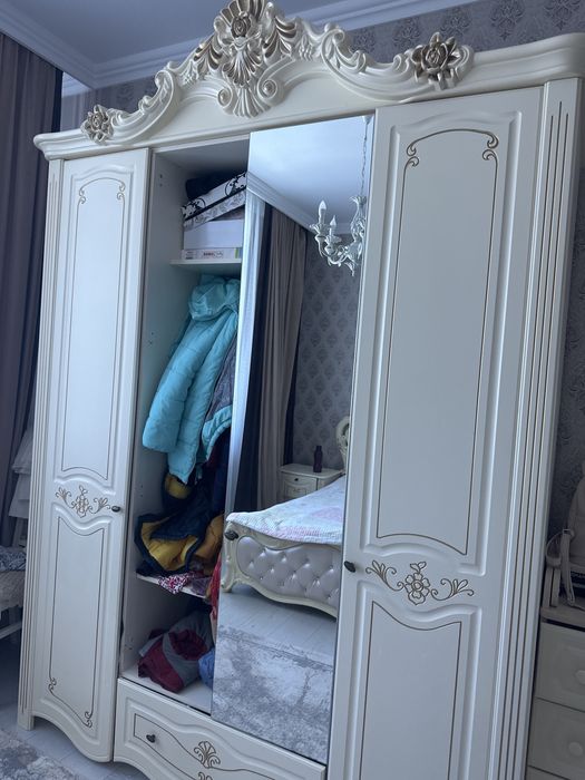 Срочно продам спальный гарнитур