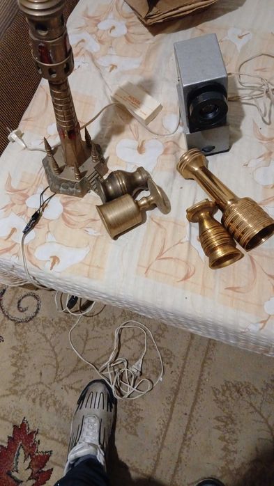 Vând obiecte vechi și aparat de poze,diapozitive vechi