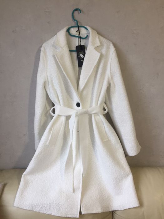 Дамски блейзер бял