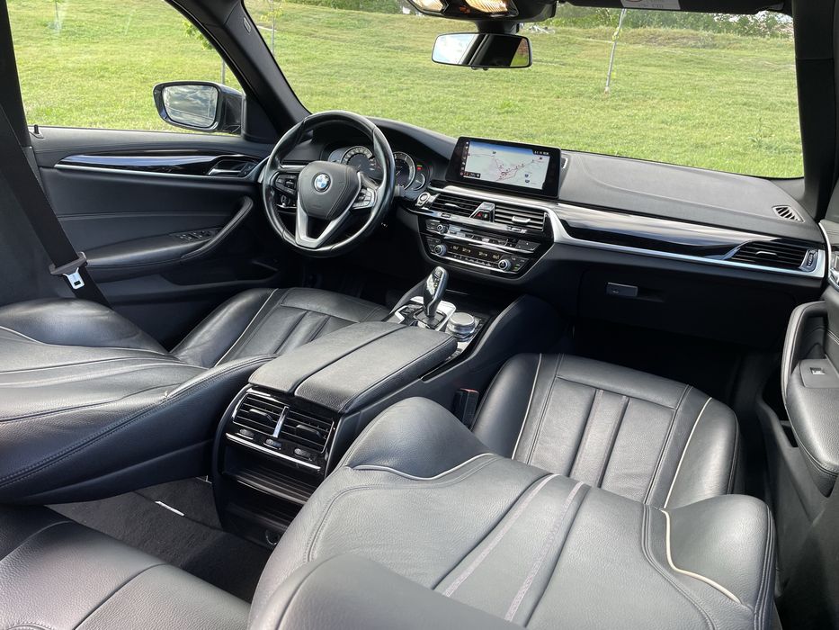 Bmw 520 g30 190 Cp Plafon negru M paket Full Led -Camera -Ambientale Piele- Navi Mare