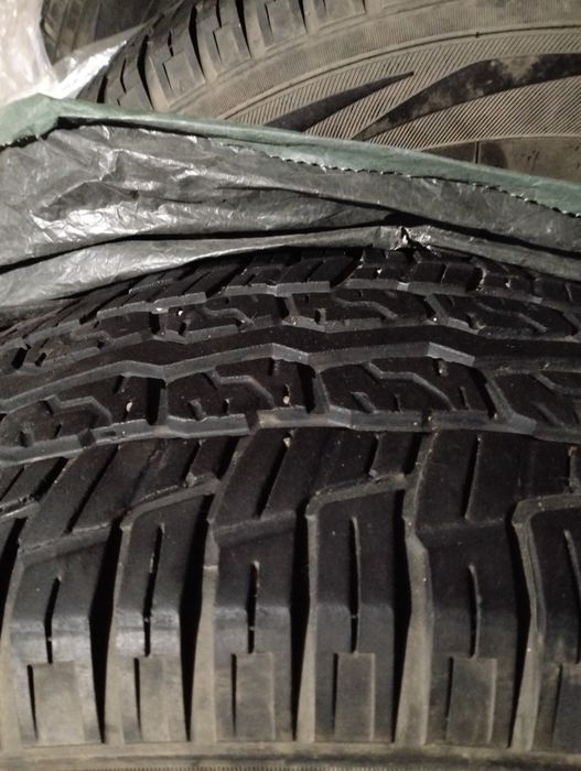 Продам шиныYokoxama R17  265/65