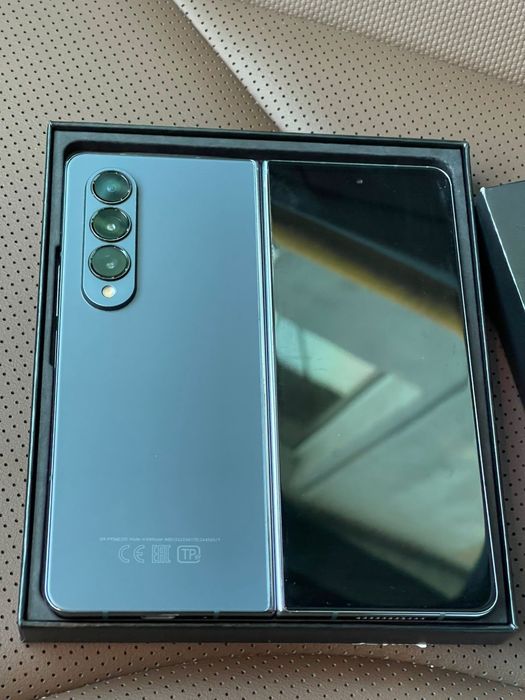 Samsung galaxy Z Fold 4