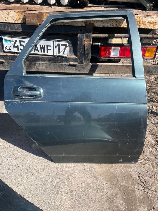 Приора запчасти дверь бак багаж